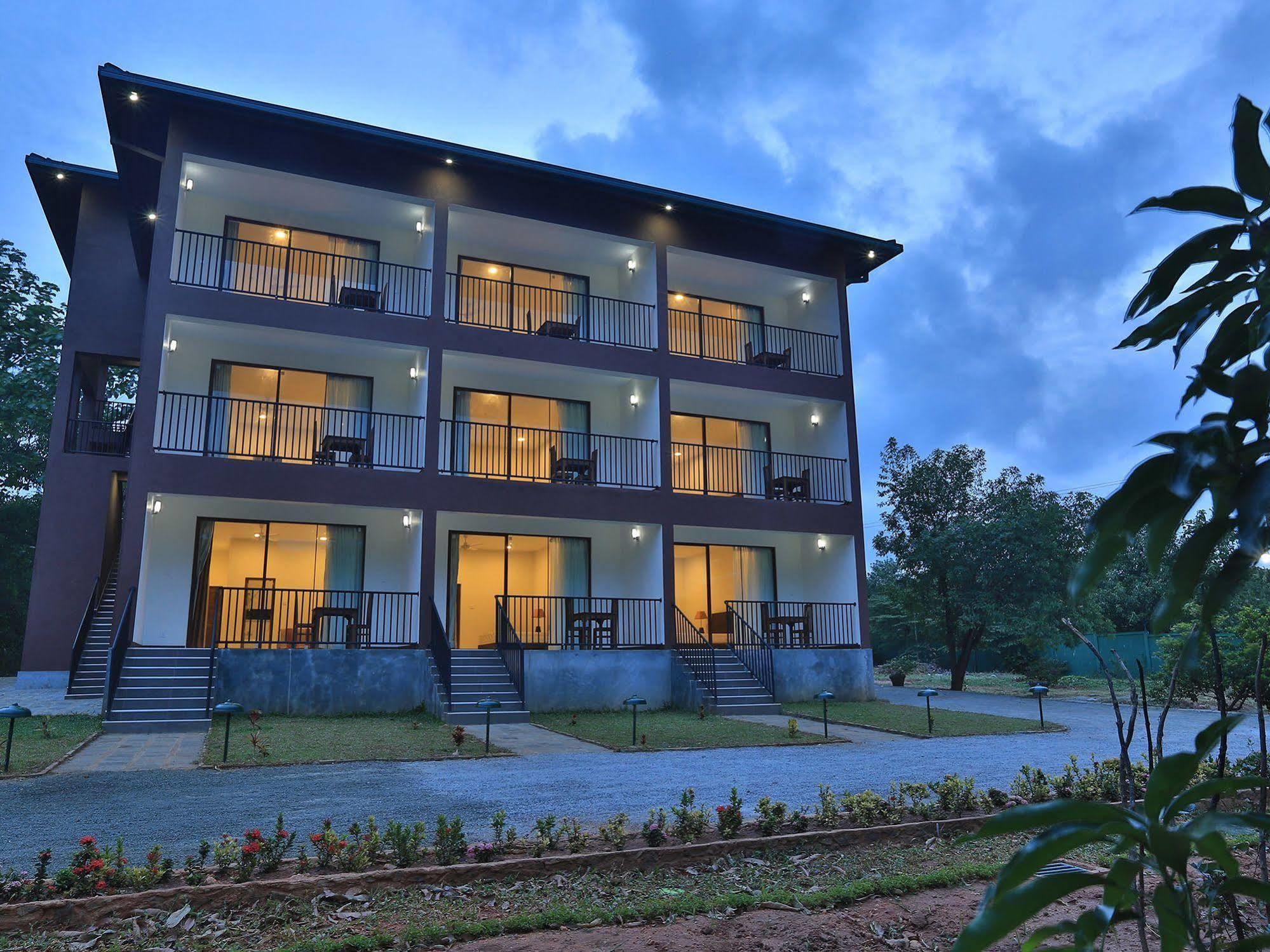 Grand & Gangula Hotel Dambulla Buitenkant foto