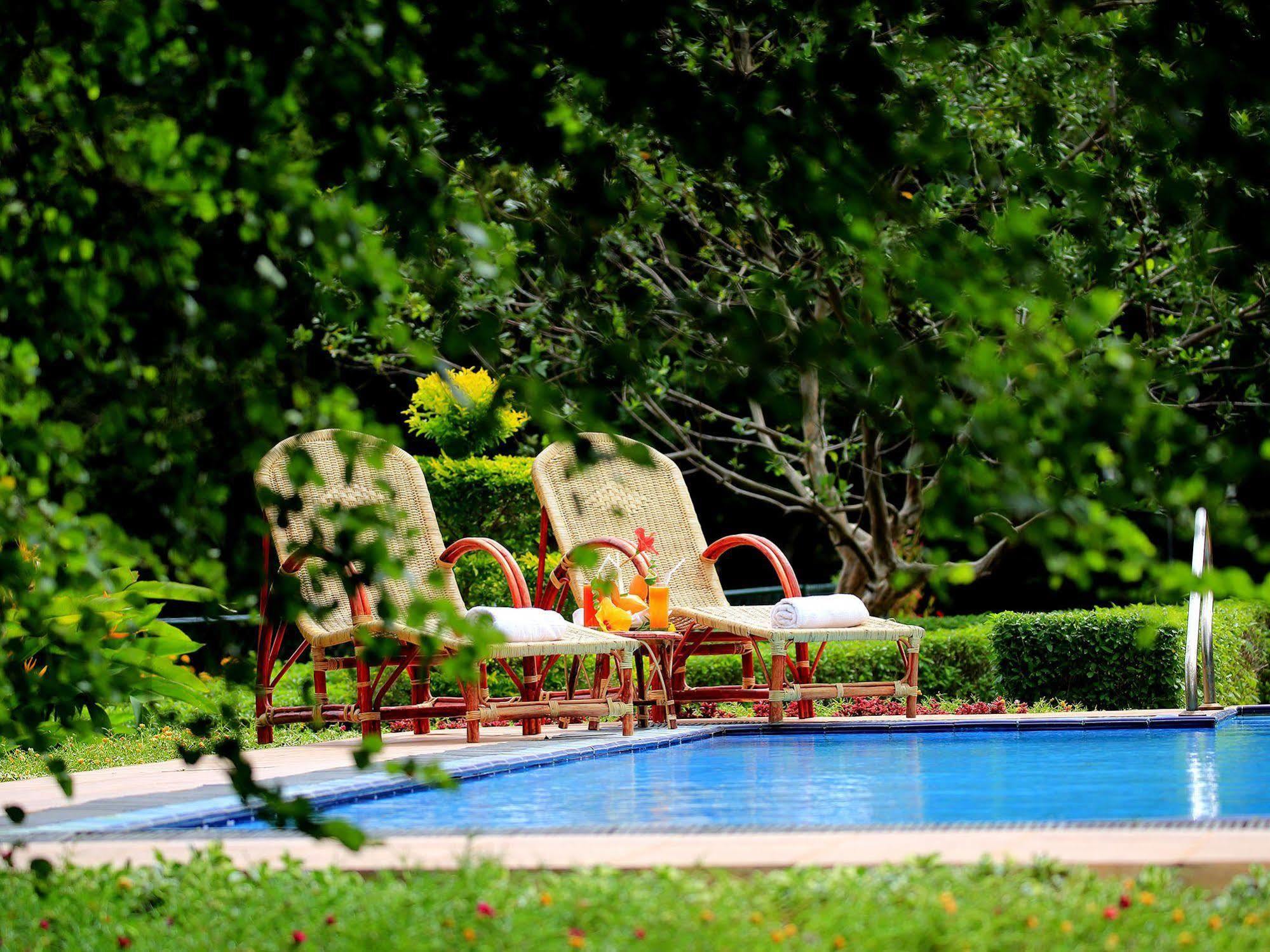 Grand & Gangula Hotel Dambulla Buitenkant foto