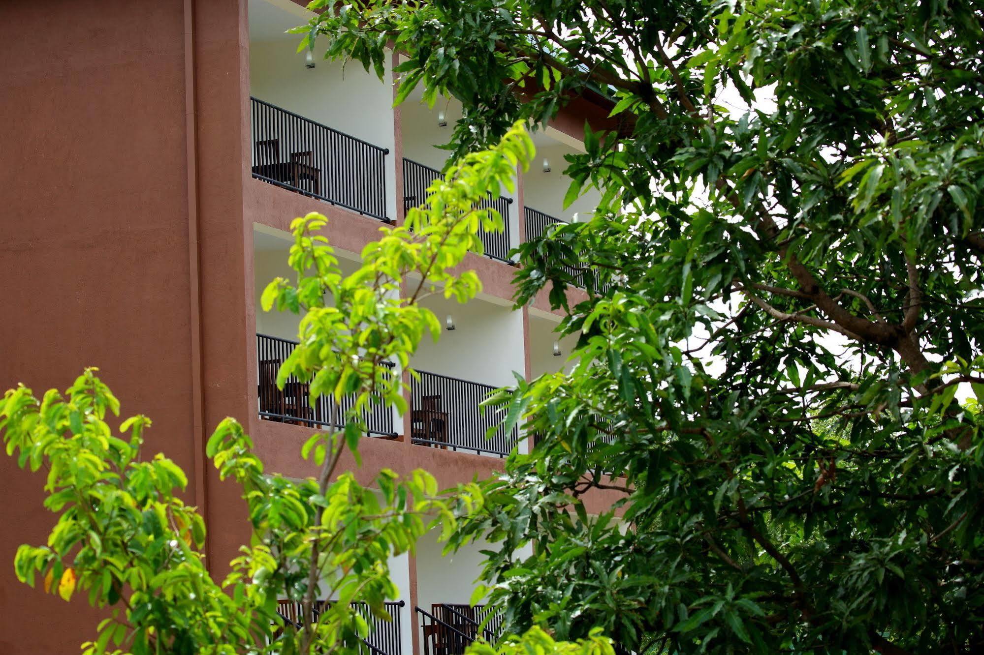 Grand & Gangula Hotel Dambulla Buitenkant foto